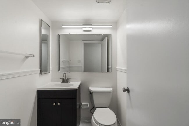 Building Photo - 9 Silverwood Cir