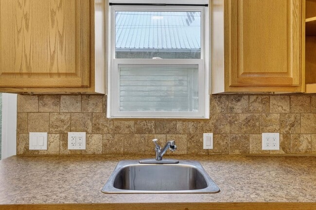 Building Photo - 924 N Mason St