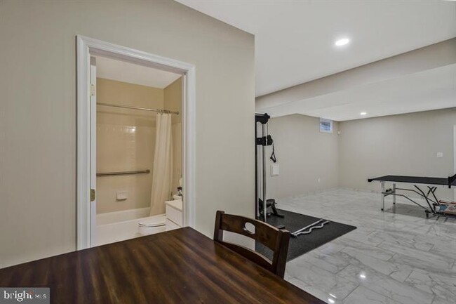 Building Photo - 2393 Watters Glen Ct