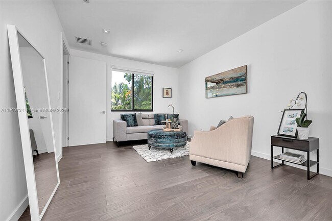 Building Photo - 5921 SW 87th St