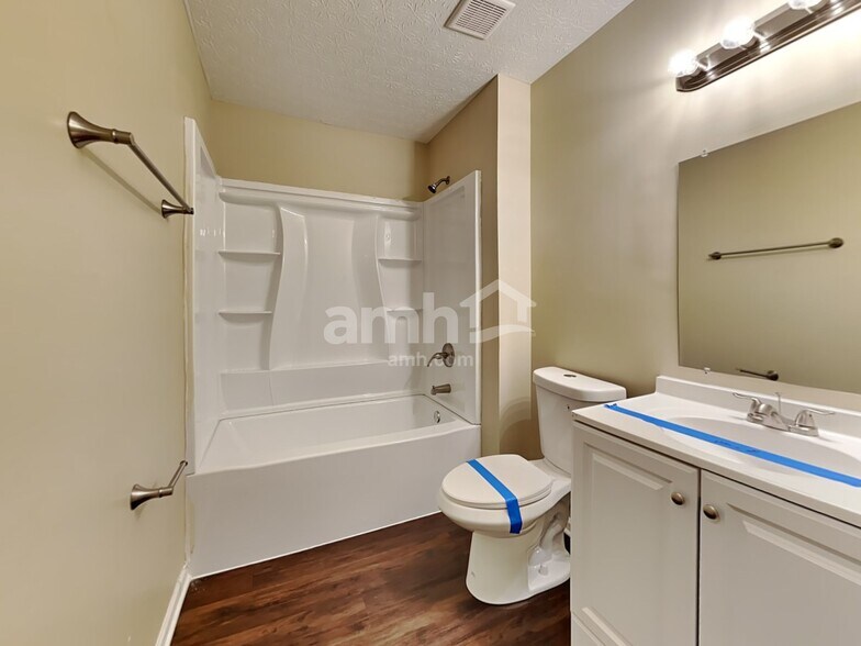 Building Photo - 3516 High Creek Dr