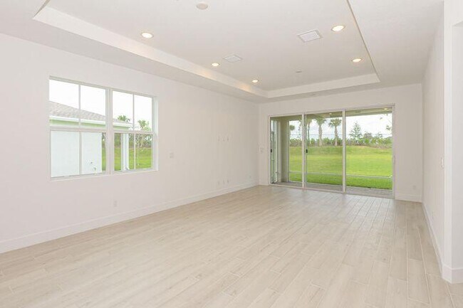 Building Photo - 10307 Dreamweaver Rd