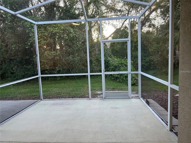 Building Photo - 5713 Fishhawk Ridge Dr