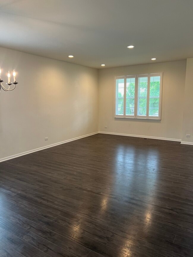 Building Photo - 654 Otter Way