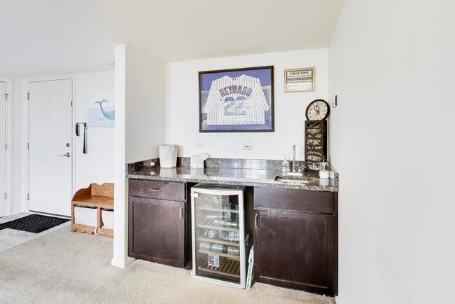 Building Photo - 303 S NW Hwy