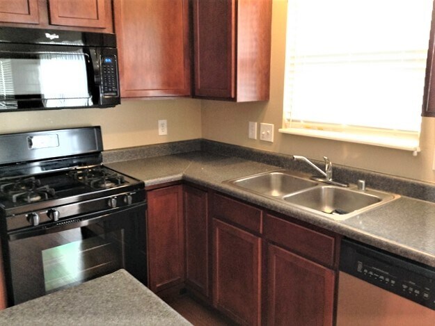 Building Photo - 6483 Redmont Court