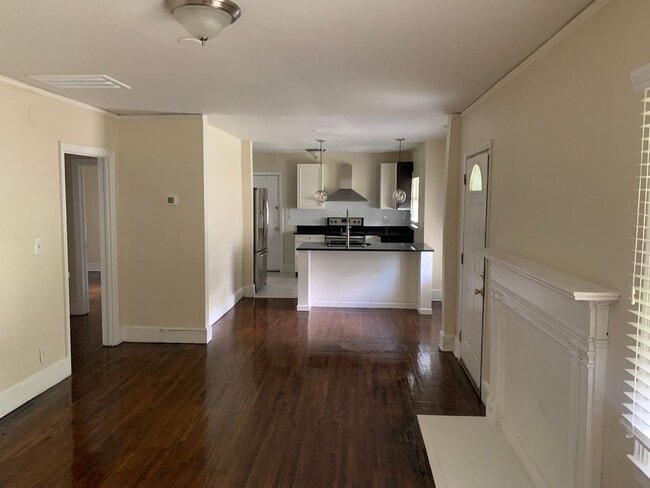 Building Photo - Charming and Modernized Three Bedroom Home...