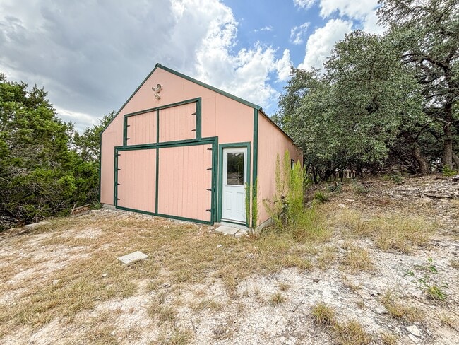 Building Photo - 1211 Flaman Rd