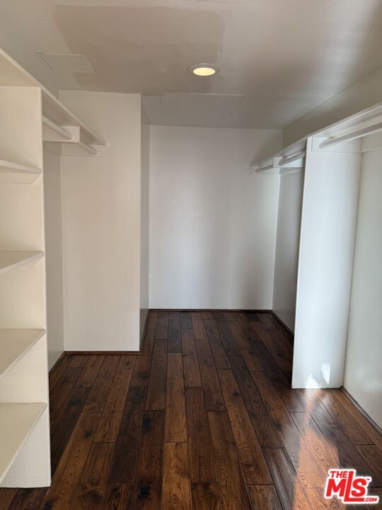 Building Photo - 800 W 1st St