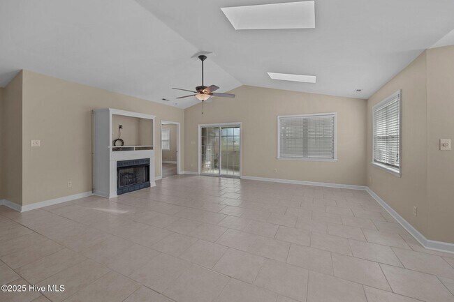 Building Photo - 100 Iverson Ln