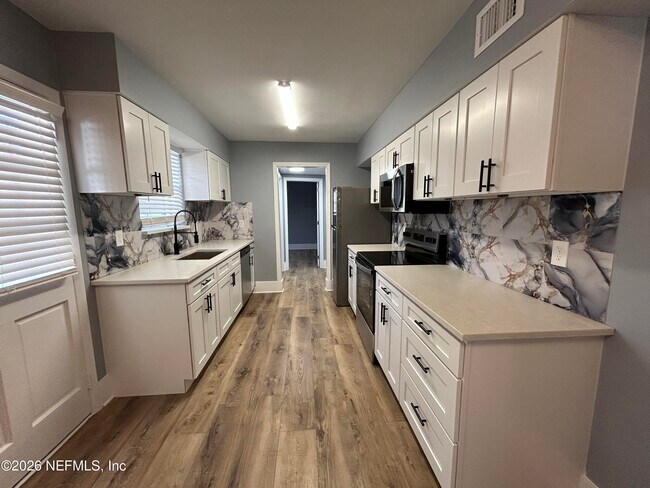 Building Photo - 7069 Perke Dr