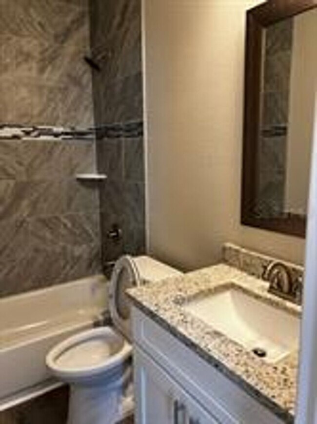 Building Photo - 18 Bunker View Dr