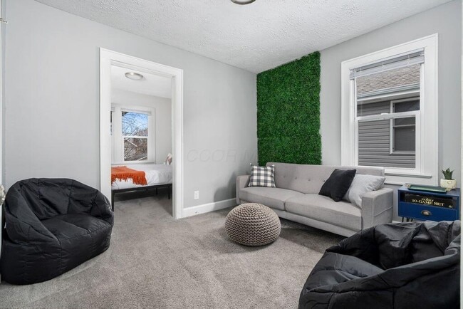 Building Photo - 975 Heyl Ave