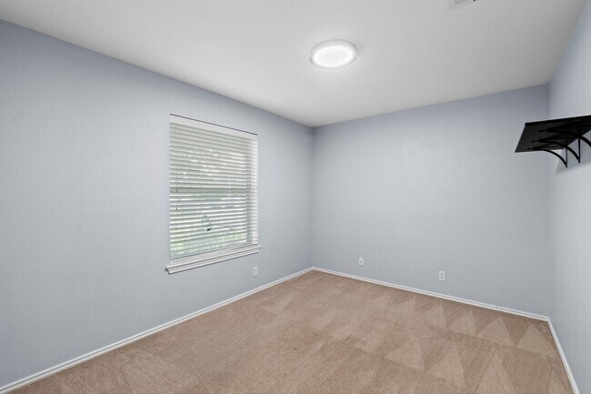 Building Photo - 6003 Wideleaf Dr