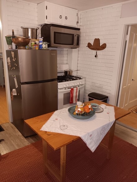 Building Photo - 134 High St