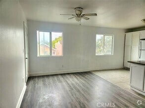 Building Photo - 406 56th St