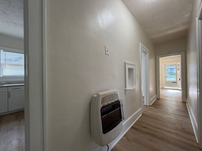 Building Photo - 918 Darlington Way SW