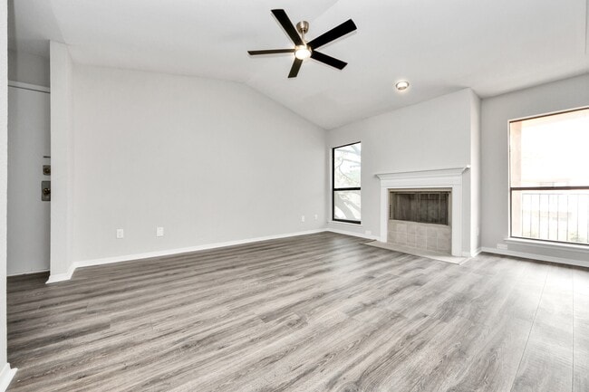 Building Photo - 1818 Augusta Dr