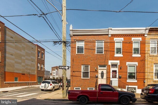 Building Photo - 2460 Emerald St