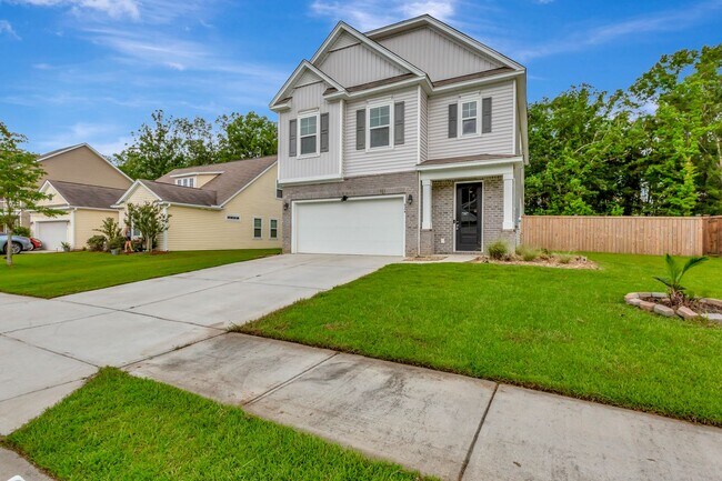 Building Photo - Large open floor plan in Spring Grove Plan...