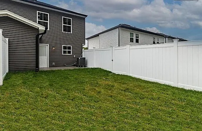 Building Photo - 2065 Aster Dr