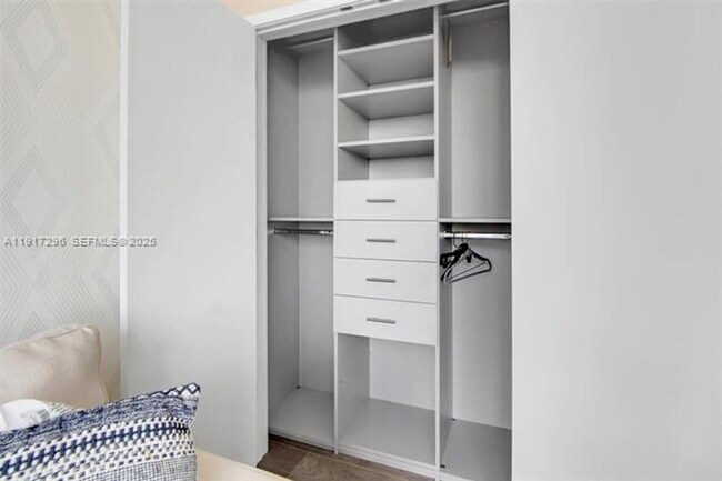 Building Photo - 2900 NE 7th Ave