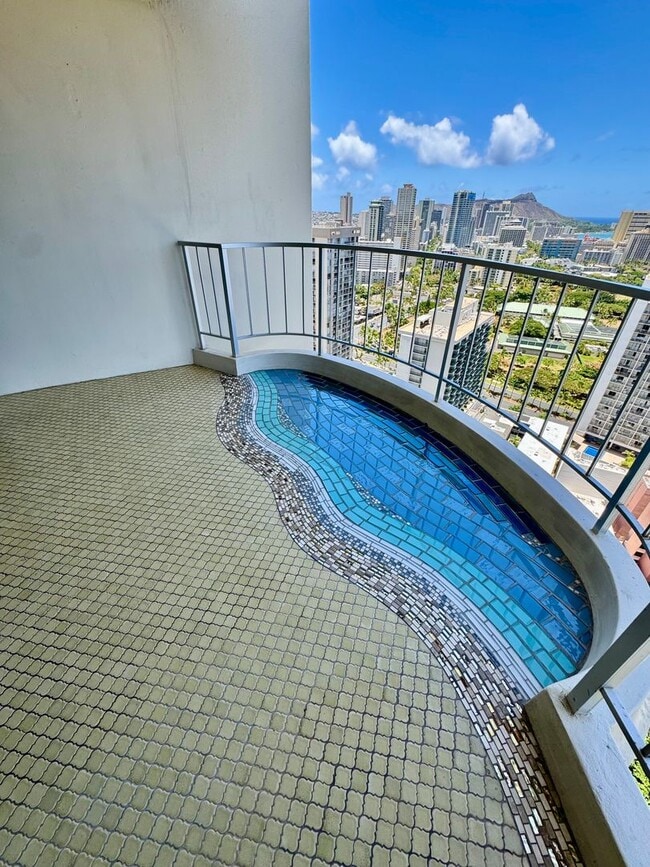 Building Photo - 2/2/1 Beautifully Upgraded unit located at...