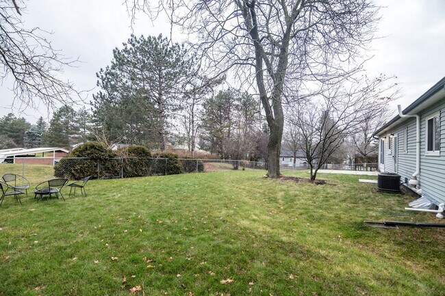 Building Photo - 2630 Glenbrook Ct