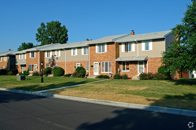 Building Photo - North Maplewood Townhomes