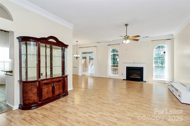 Building Photo - 203 Alnwick Ln