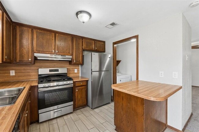 Building Photo - 2905 SW 82nd St