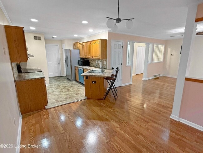 Building Photo - 9804 Spring Pointe Ct