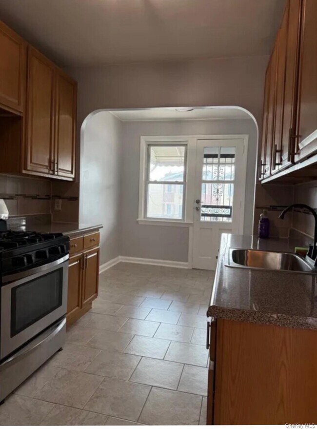 Building Photo - 3938 Amundson Ave