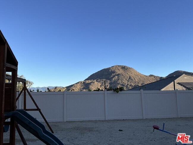 Building Photo - 20909 Mountain Gate Dr