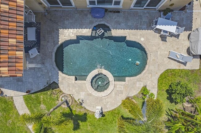 Building Photo - 25 Leeward Island