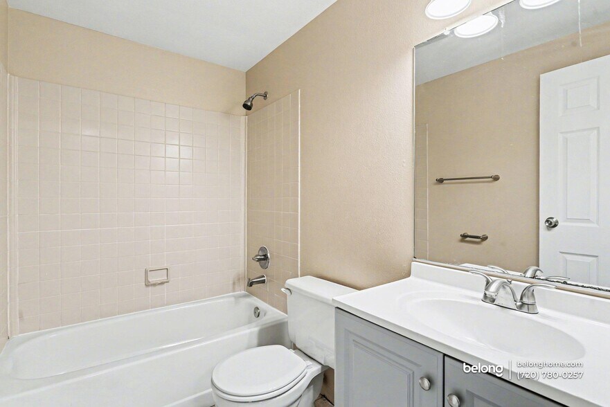 Building Photo - 16495 E 17th Pl