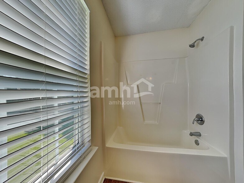 Building Photo - 500 Pawley Dr