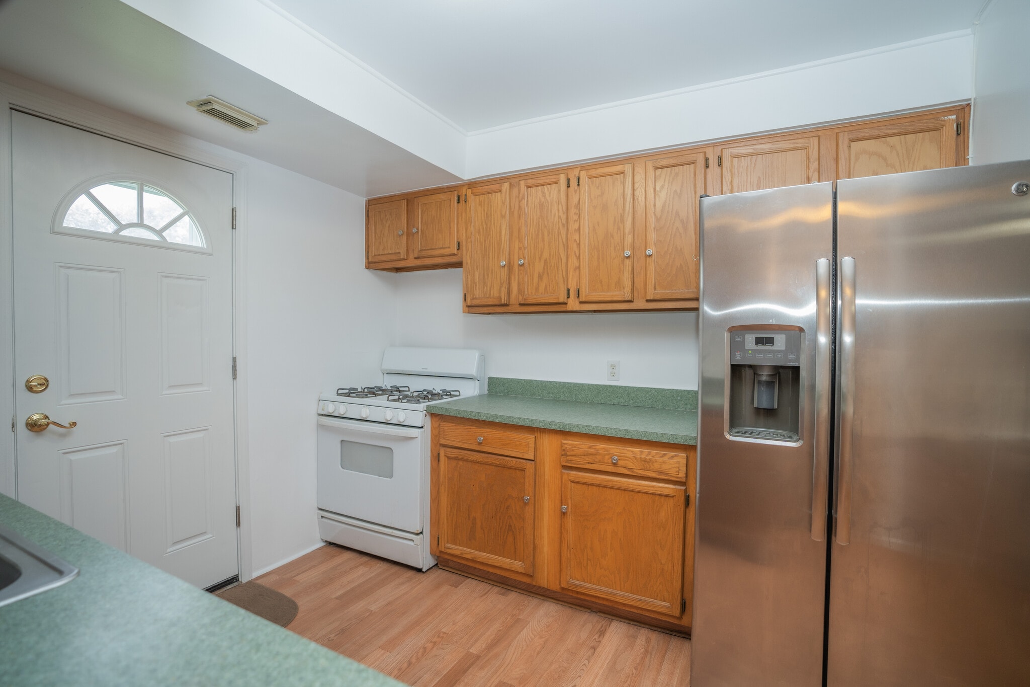 Building Photo - 23060 Berdeno Ave