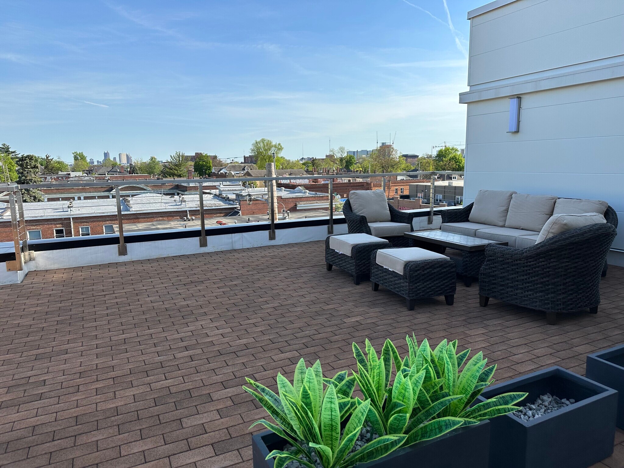 Building Photo - 2500 N High St