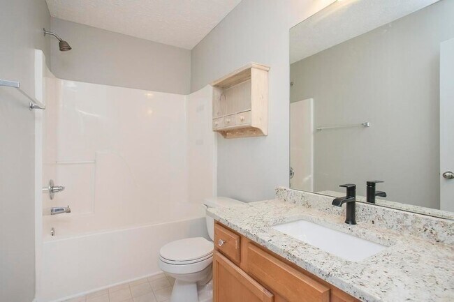 Building Photo - 1254 Lasalle Dr