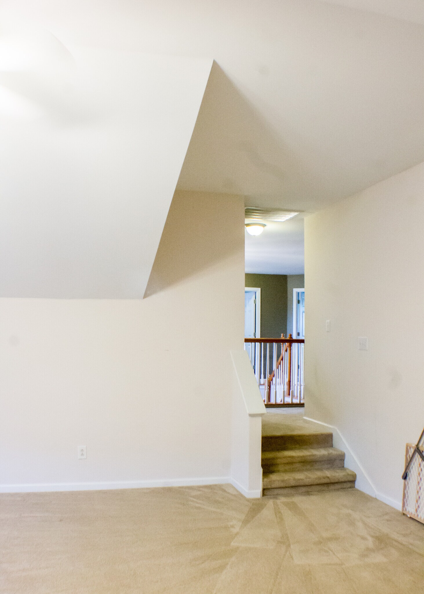Building Photo - 140 Grove Ln S