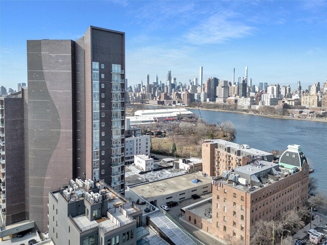Building Photo - 11-24-24 31st Avenue