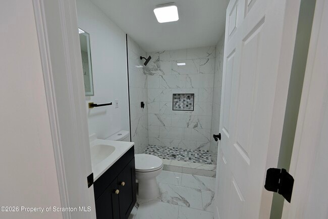 Building Photo - 318 W Main St