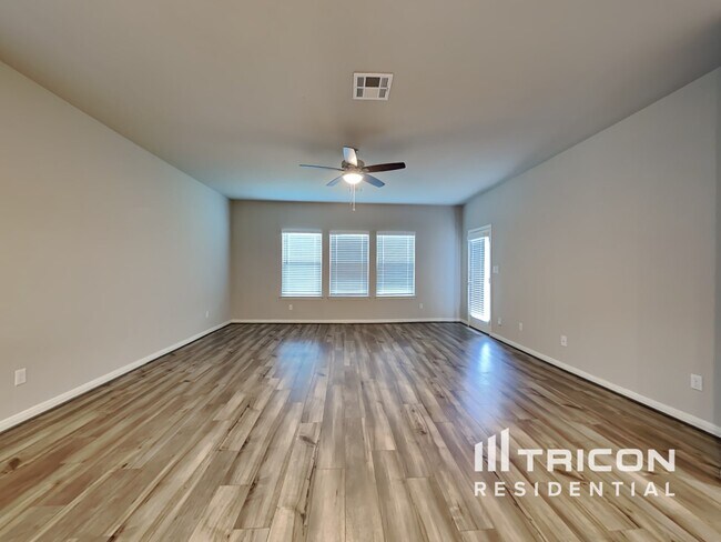 Building Photo - 13611 Emerson Way Saint Hedwig TX