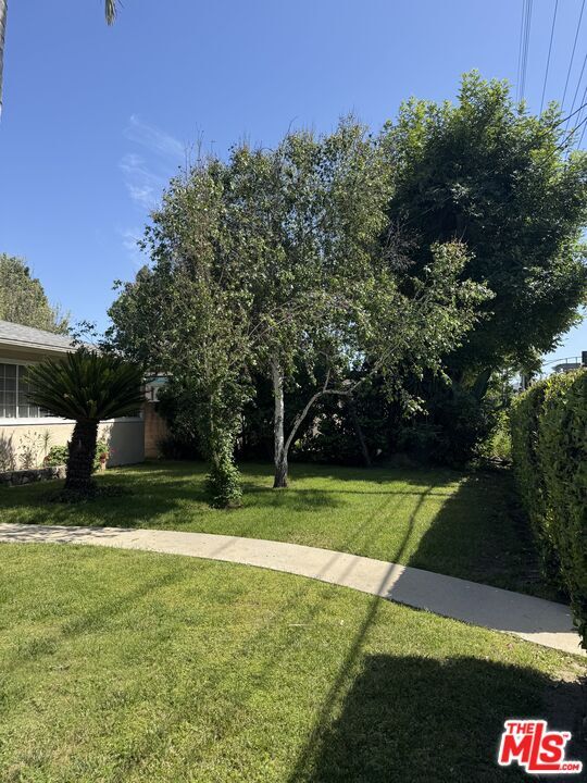 Building Photo - 5412 Hazeltine Ave