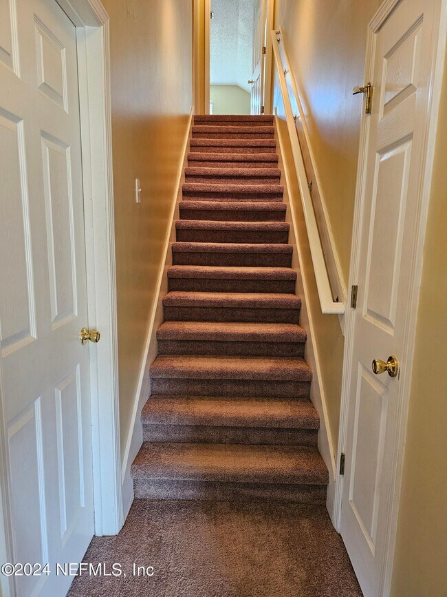 Building Photo - 1276 Winding Brook Court