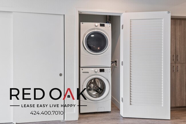 Building Photo - 1331 W 7th St