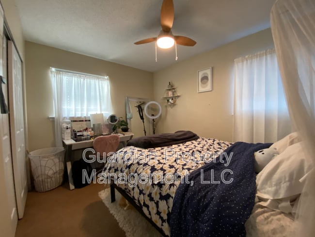 Building Photo - 519 W 8th St