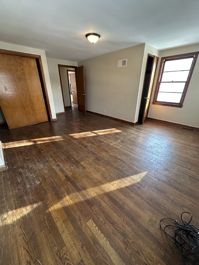 Building Photo - 857 9th St