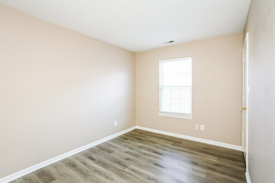 Building Photo - 5202 Sandy Forge Dr